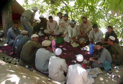 Workers eating lunch