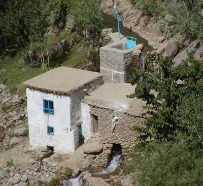 Power house with forebay
